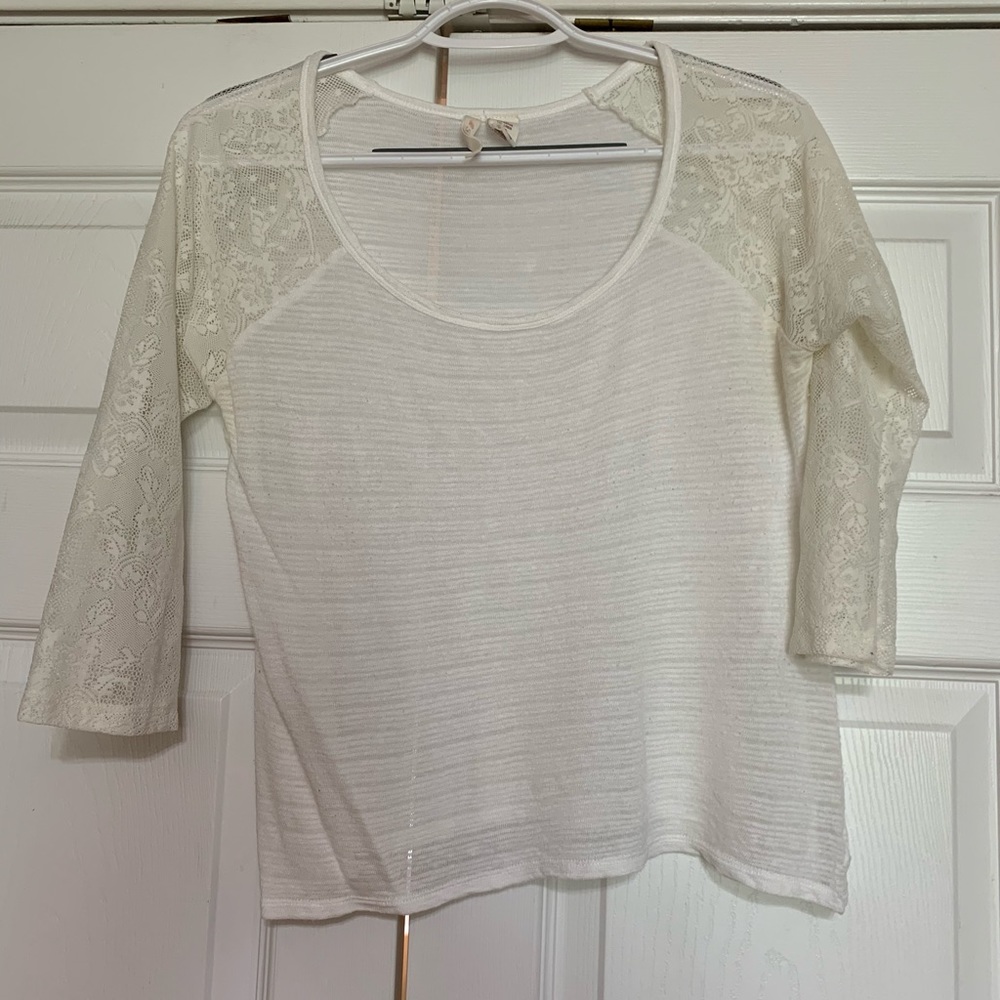 Girls lacy quarter-sleeve shirt